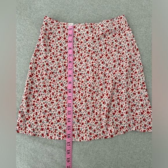 Brandy Melville | Floral Mini Skirt, Size XS/S ✨ - Picture 8 of 9